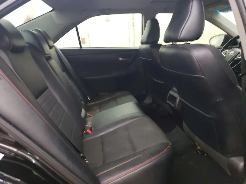 2016 TOYOTA CAMRY SE  