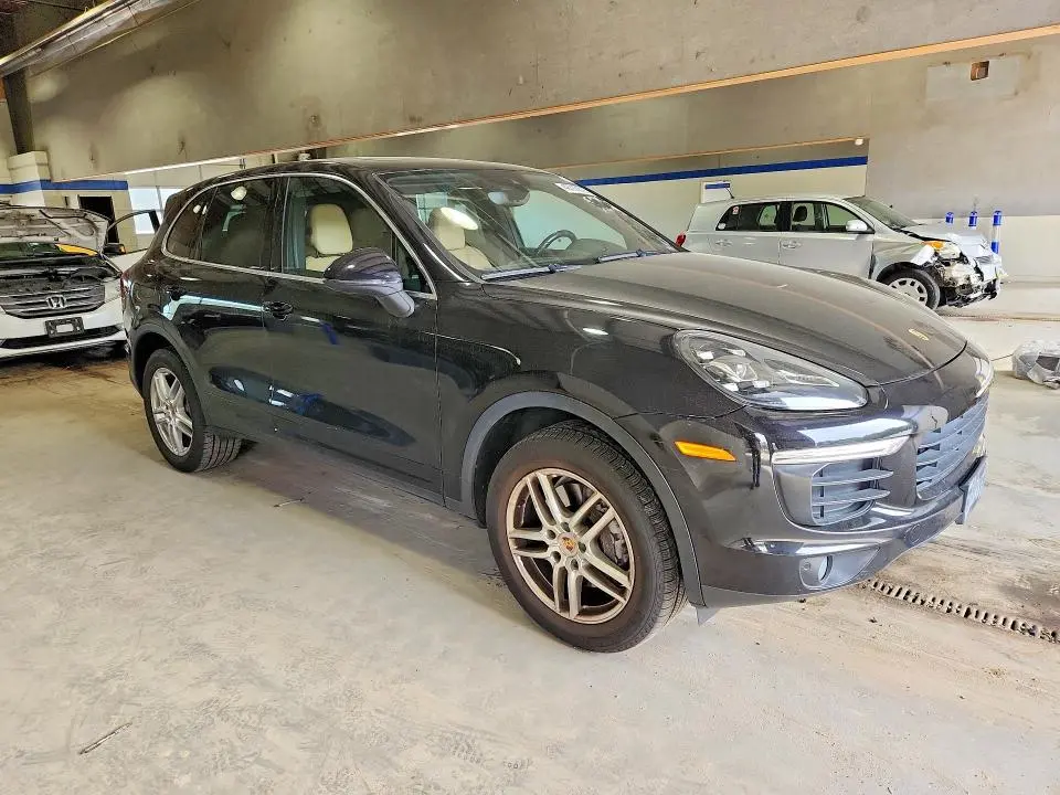 2016 PORSCHE CAYENNE   