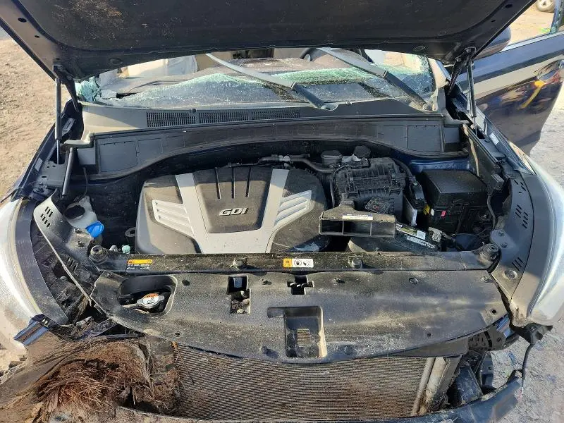 2018 HYUNDAI SANTA FE SE  