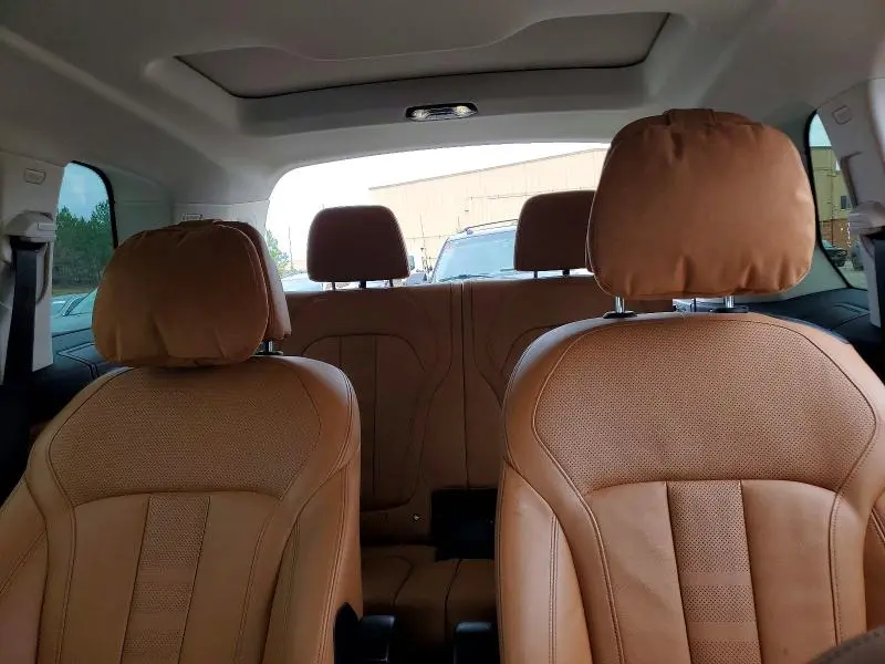 2021 BMW X7   