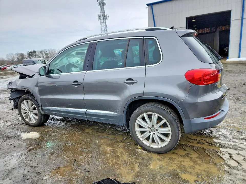 2014 VOLKSWAGEN TIGUAN S  