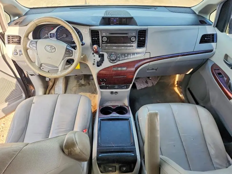 2011 TOYOTA SIENNA XLE 8-PASSENGER  