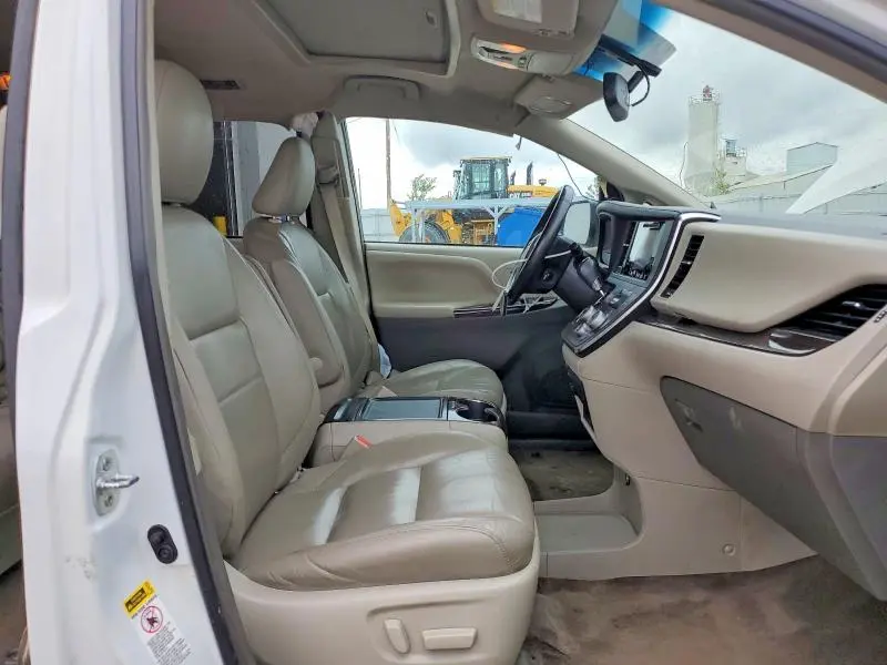 2017 TOYOTA SIENNA XLE 8-PASSENGER  