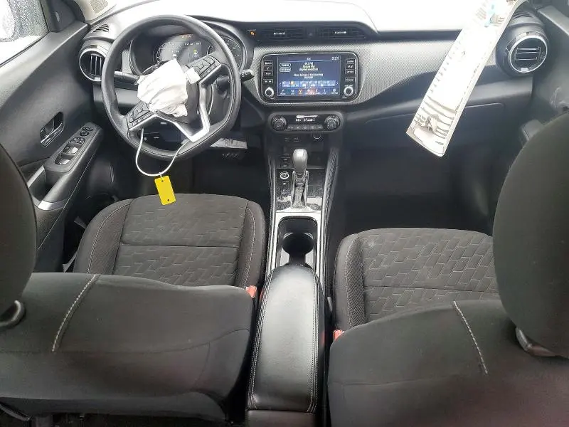 2022 NISSAN KICKS SV  