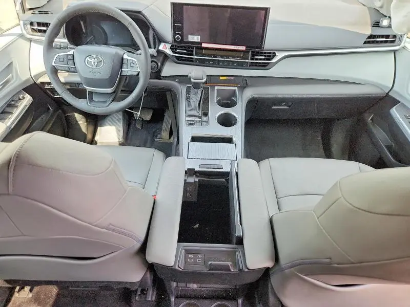 2025 TOYOTA SIENNA XLE 7-PASSENGER  