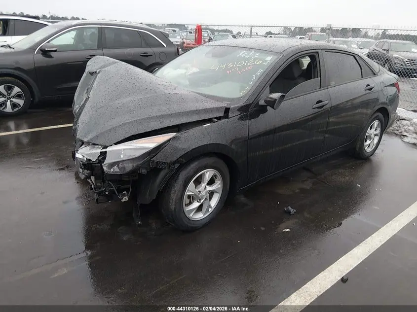 2023 HYUNDAI ELANTRA SE