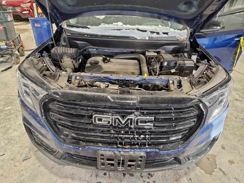 2023 GMC TERRAIN SLT  