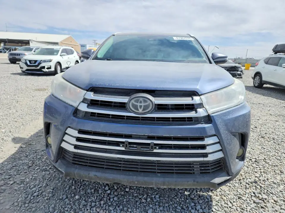 2017 TOYOTA HIGHLANDER LE PLUS  