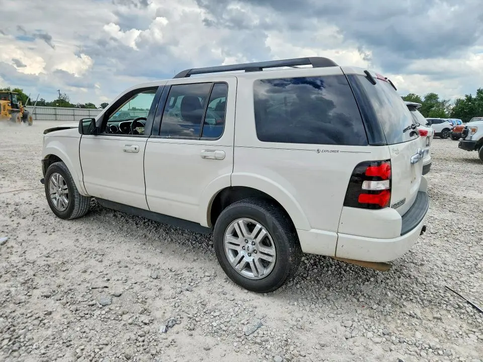 2010 FORD EXPLORER XLT  