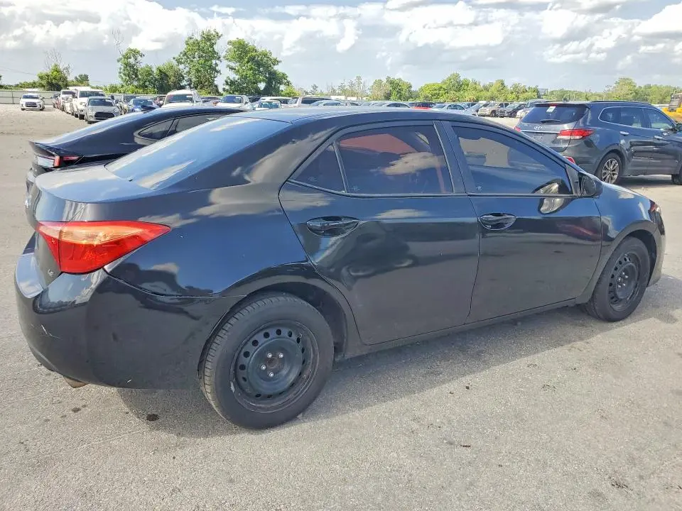 2017 TOYOTA COROLLA LE  