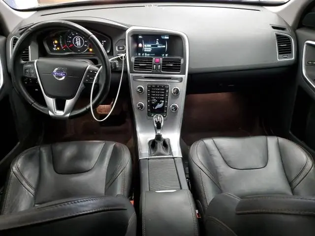 2017 VOLVO XC60 T5 DYNAMIC  