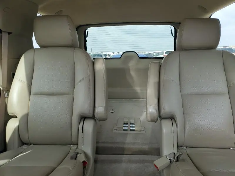 2011 CADILLAC ESCALADE PREMIUM  