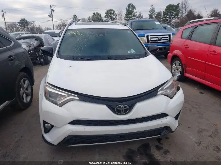 2017 TOYOTA RAV4 SE