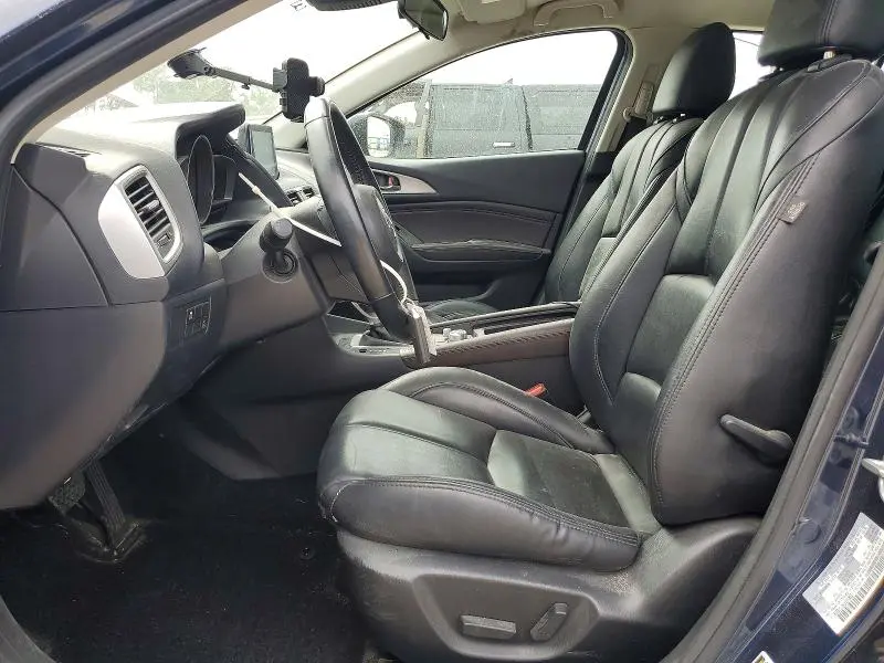 2018 MAZDA 3 TOURING  