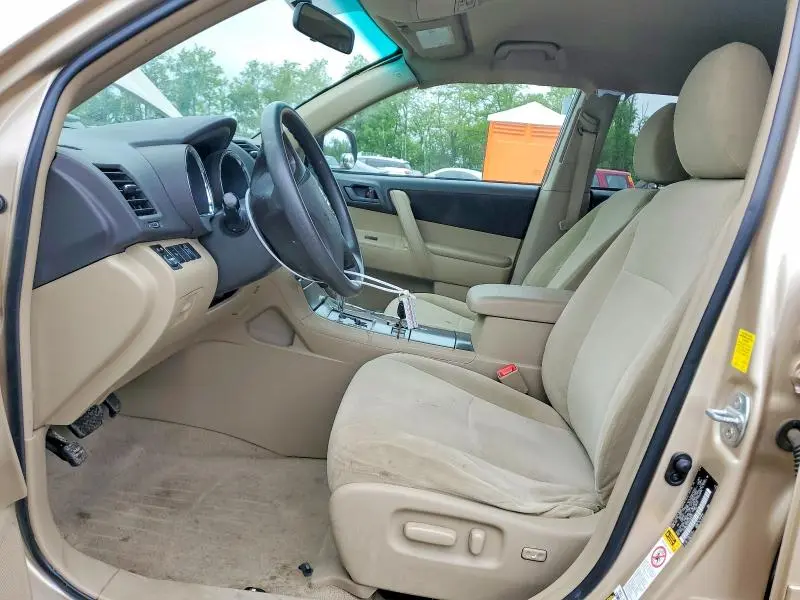 2010 TOYOTA HIGHLANDER BASE  