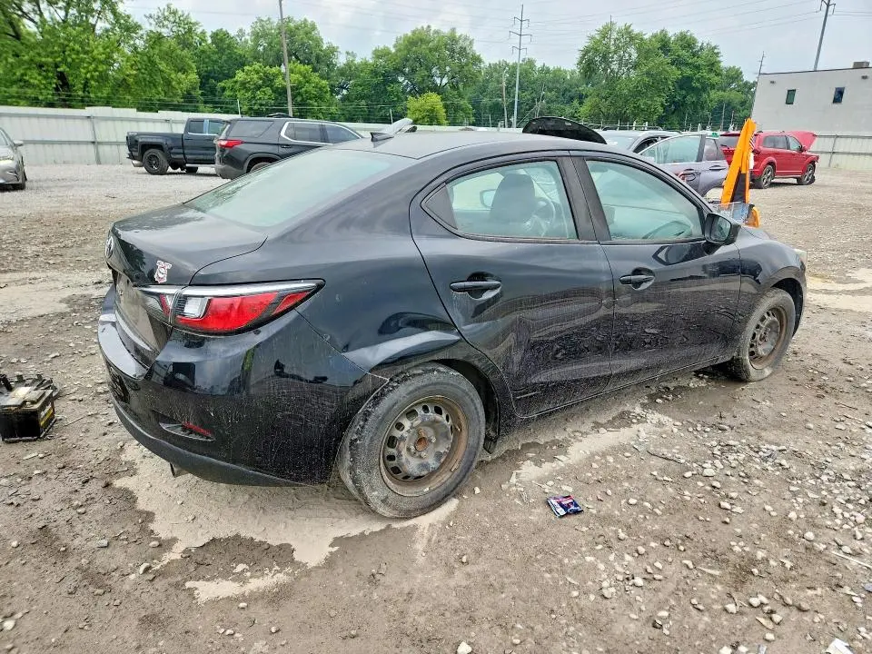 2019 TOYOTA YARIS L  