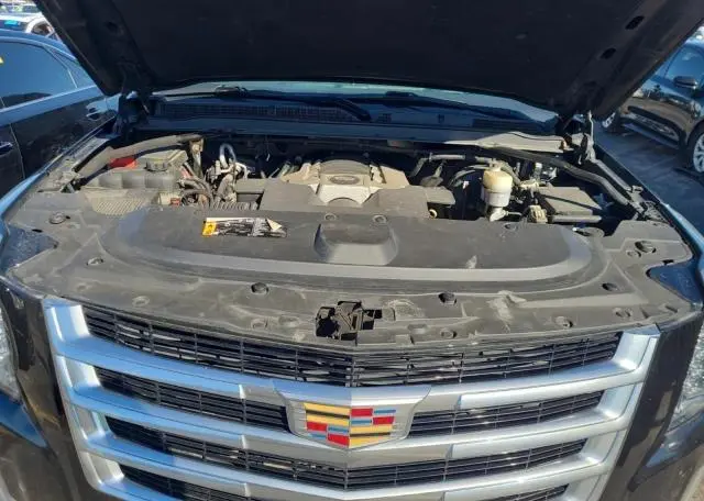 2019 CADILLAC ESCALADE ESV LUXURY  