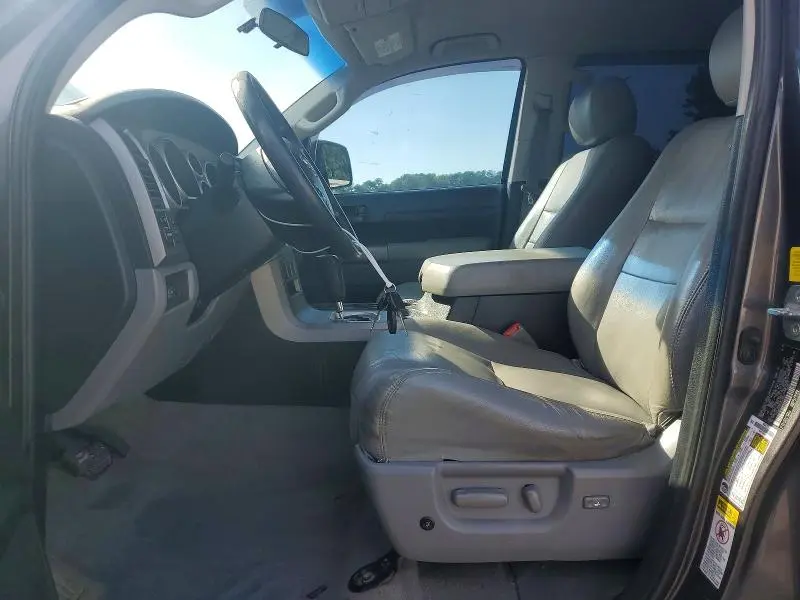 2011 TOYOTA TUNDRA CREWMAX SR5  
