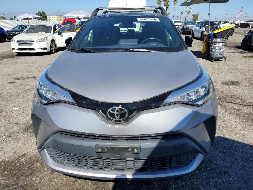 2020 TOYOTA C-HR XLE  