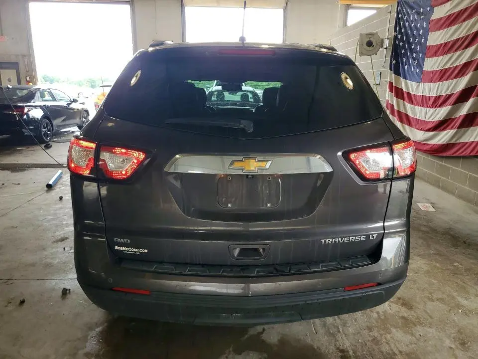 2015 CHEVROLET TRAVERSE LT  