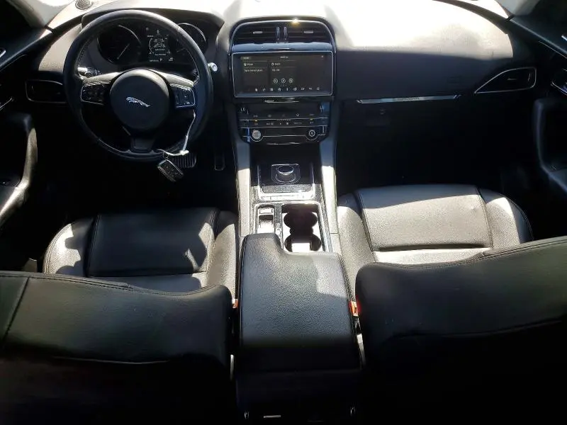 2019 JAGUAR F-PACE   