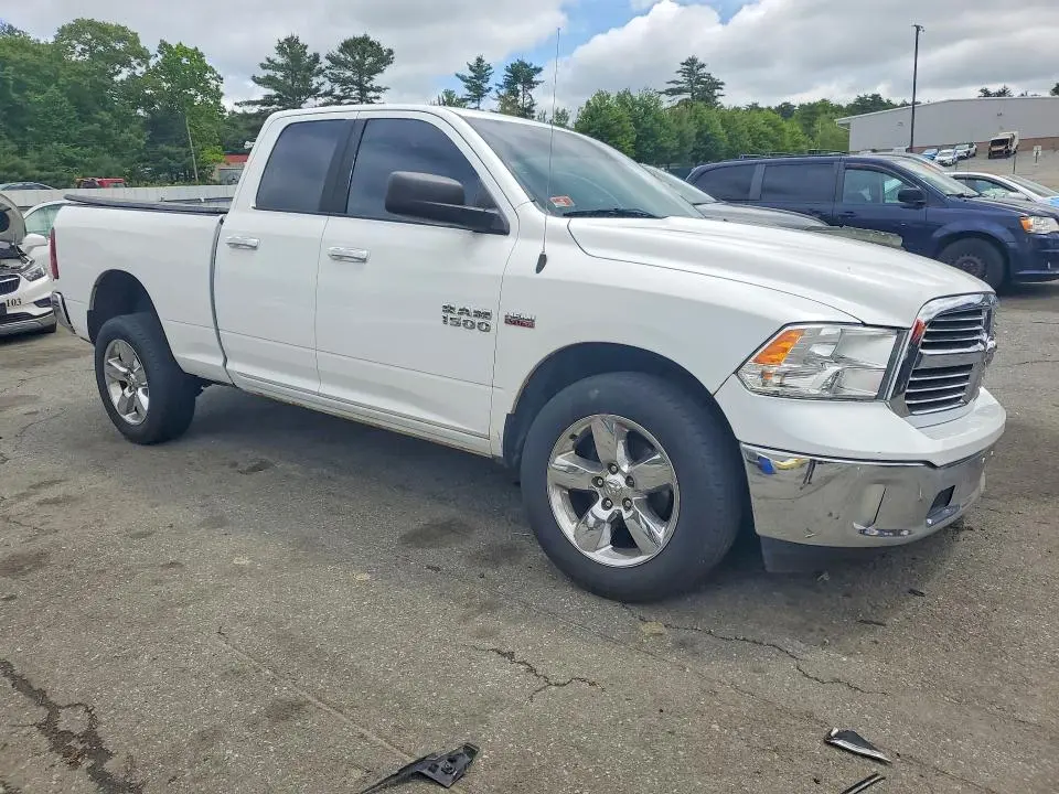 2016 RAM 1500 SLT  