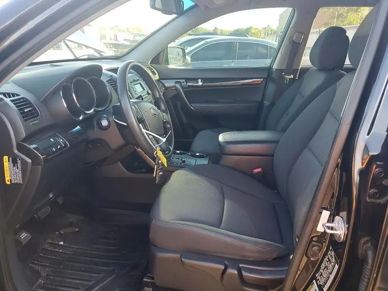 2013 KIA SORENTO LX  