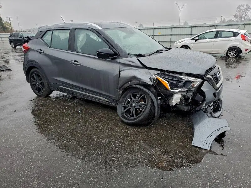 2020 NISSAN KICKS SR  