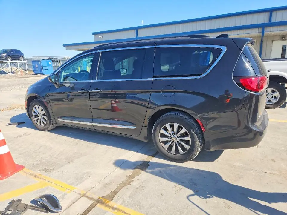 2017 CHRYSLER PACIFICA TOURING L  