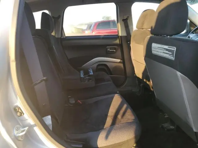 2011 MITSUBISHI OUTLANDER ES  