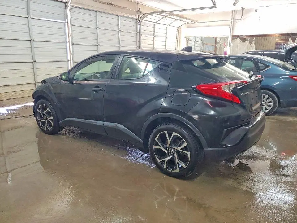 2021 TOYOTA C-HR XLE  