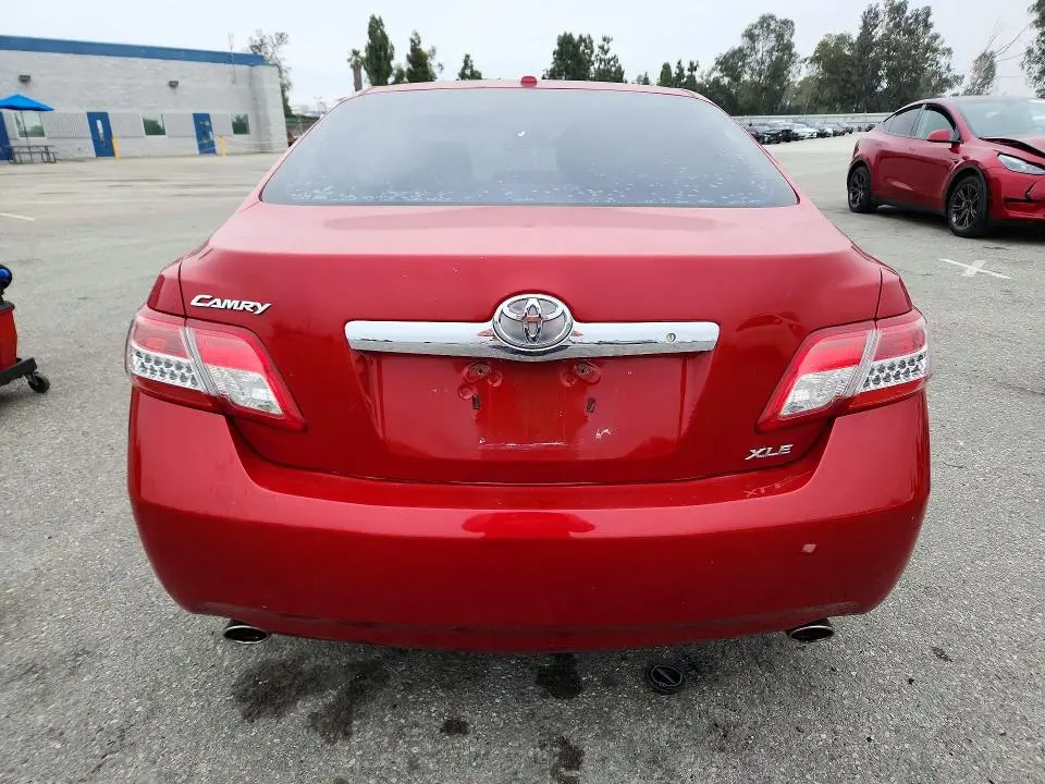 2010 TOYOTA CAMRY XLE V6  