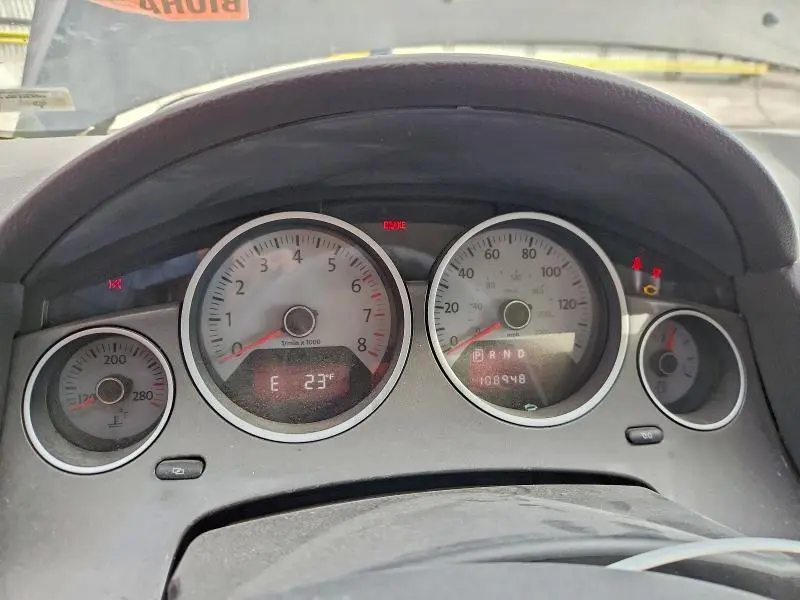 2010 VOLKSWAGEN ROUTAN SE  