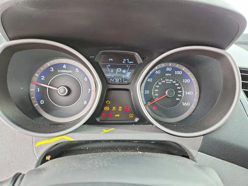 2014 HYUNDAI ELANTRA SE  