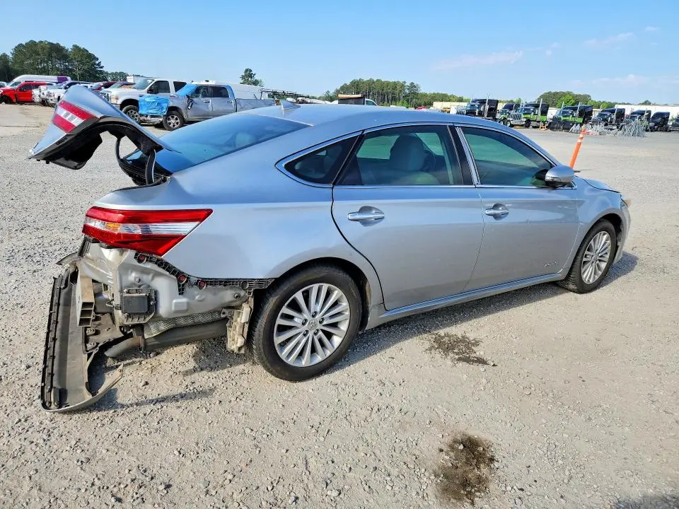 2015 TOYOTA AVALON   