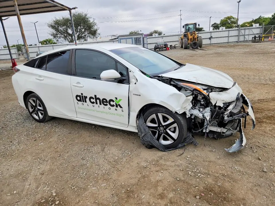 2017 TOYOTA PRIUS THREE TOURING  