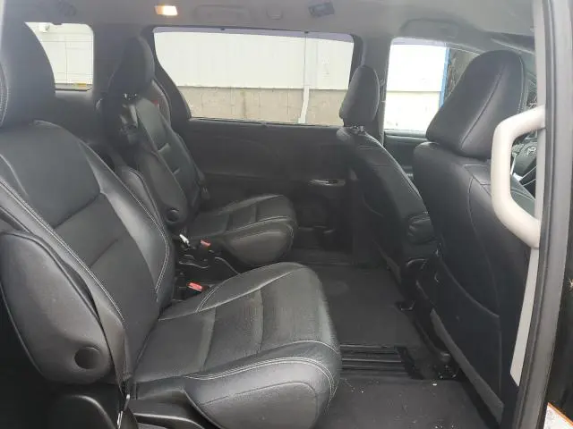 2015 TOYOTA SIENNA SPORT  