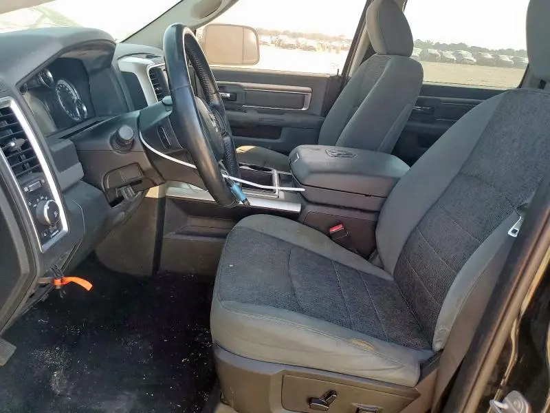 2015 RAM 1500 SLT