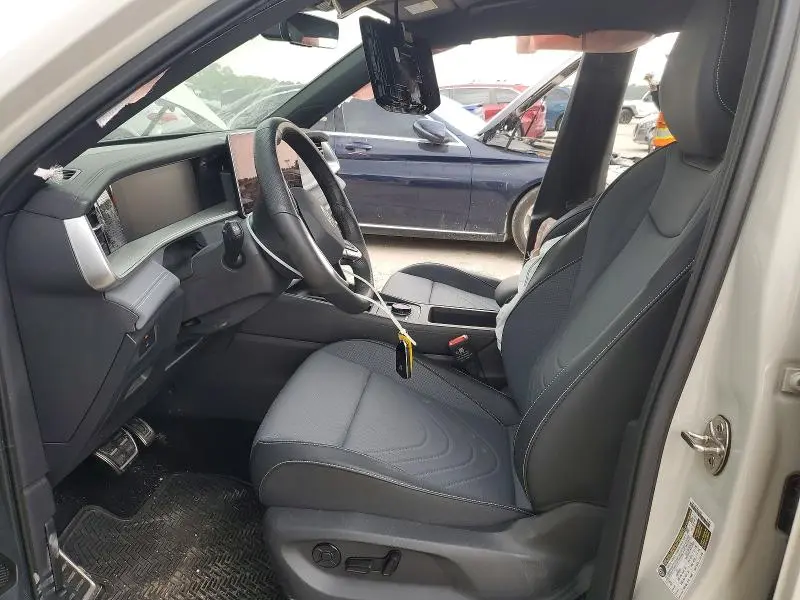 2025 VOLKSWAGEN TIGUAN SE R-LINE BLACK  