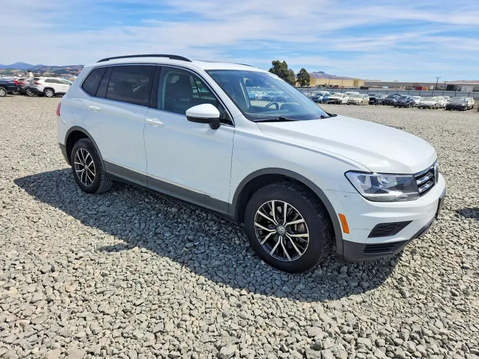 2020 VOLKSWAGEN TIGUAN SE  
