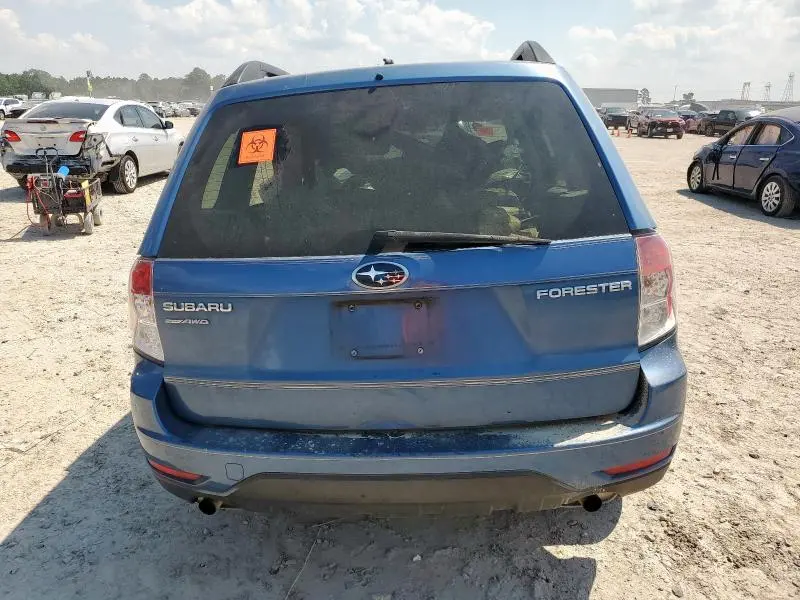 2010 SUBARU FORESTER XS  