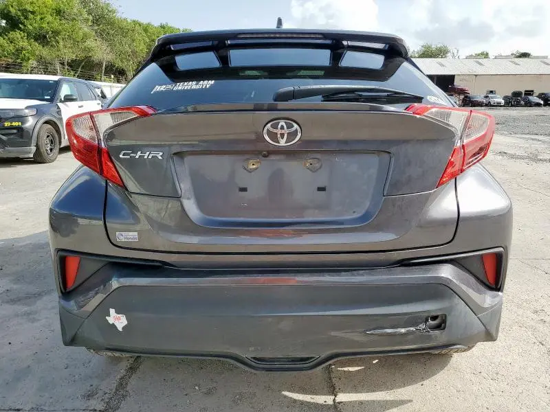 2021 TOYOTA C-HR XLE  