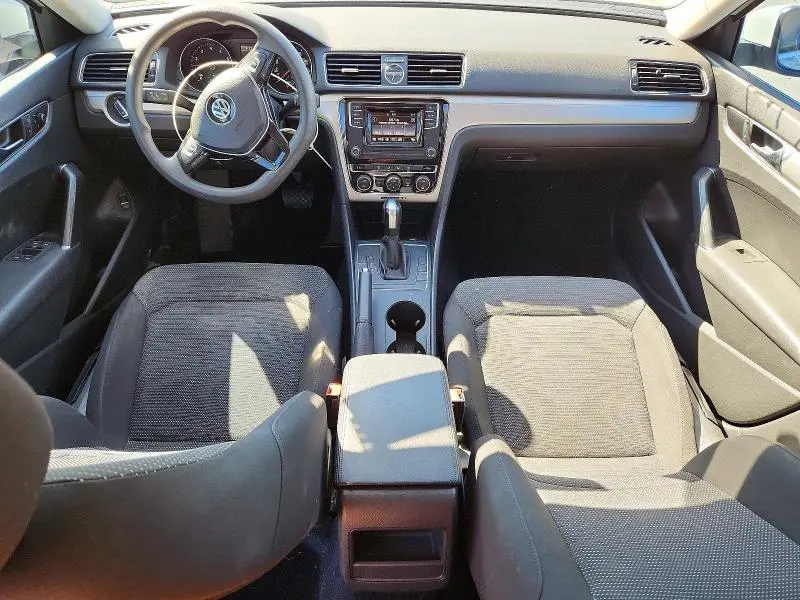 2017 VOLKSWAGEN PASSAT S  