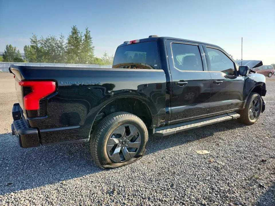 2025 FORD F150 LIGHTNING XLT  