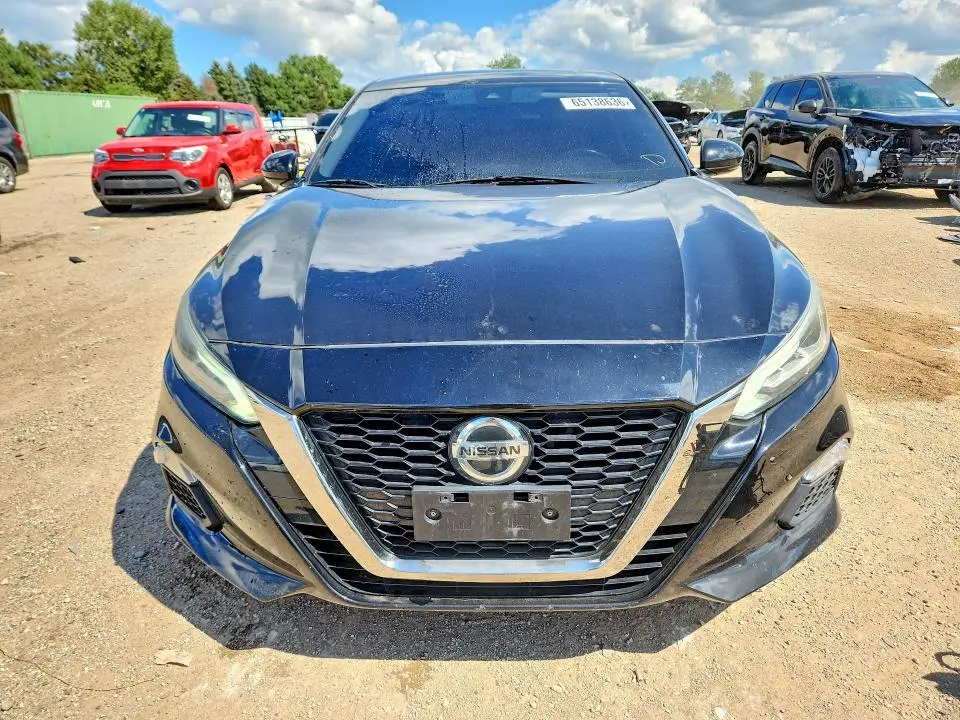 2021 NISSAN ALTIMA SR  