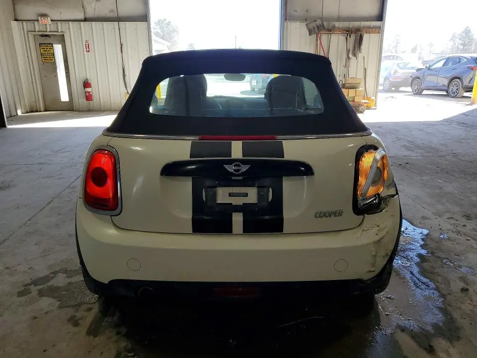 2018 MINI COOPER   