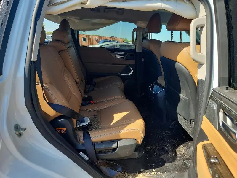 2026 INFINITI QX80 LUXE  