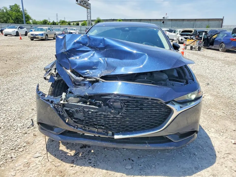 2023 MAZDA 3 PREMIUM  