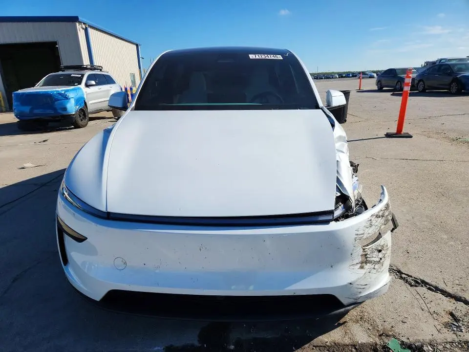 2026 TESLA MODEL Y   
