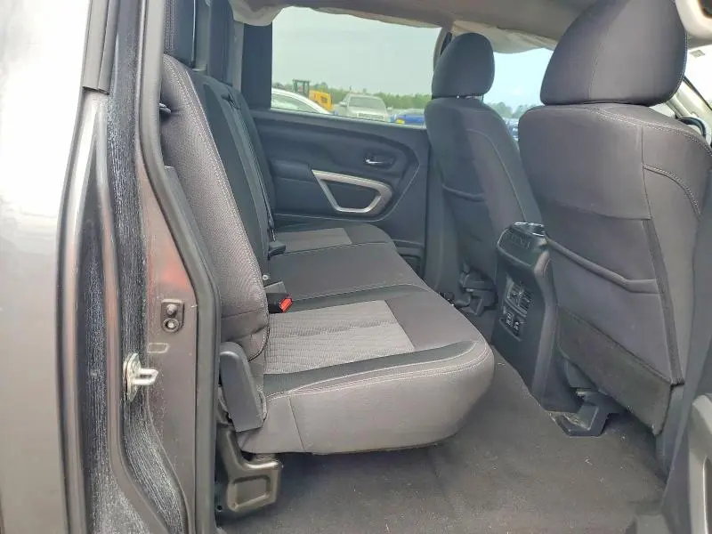 2021 NISSAN TITAN SV  